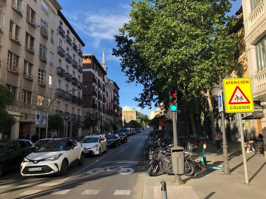 San Isidro Labrador, Apartamento En Las Vistillas Junto A Metro Puerta De Toledo Madrid Esterno foto