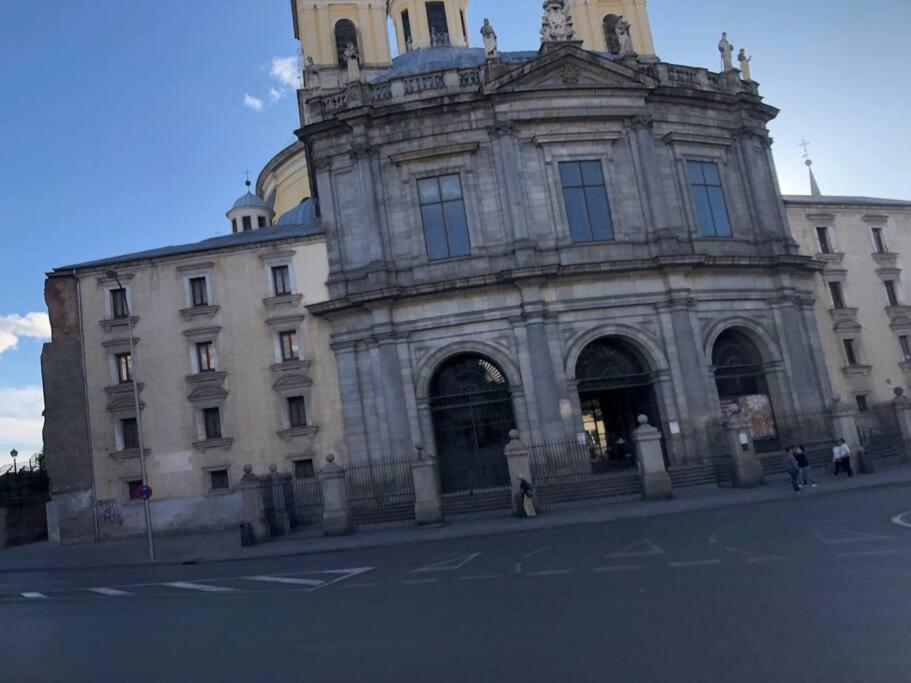 San Isidro Labrador, Apartamento En Las Vistillas Junto A Metro Puerta De Toledo Madrid Esterno foto