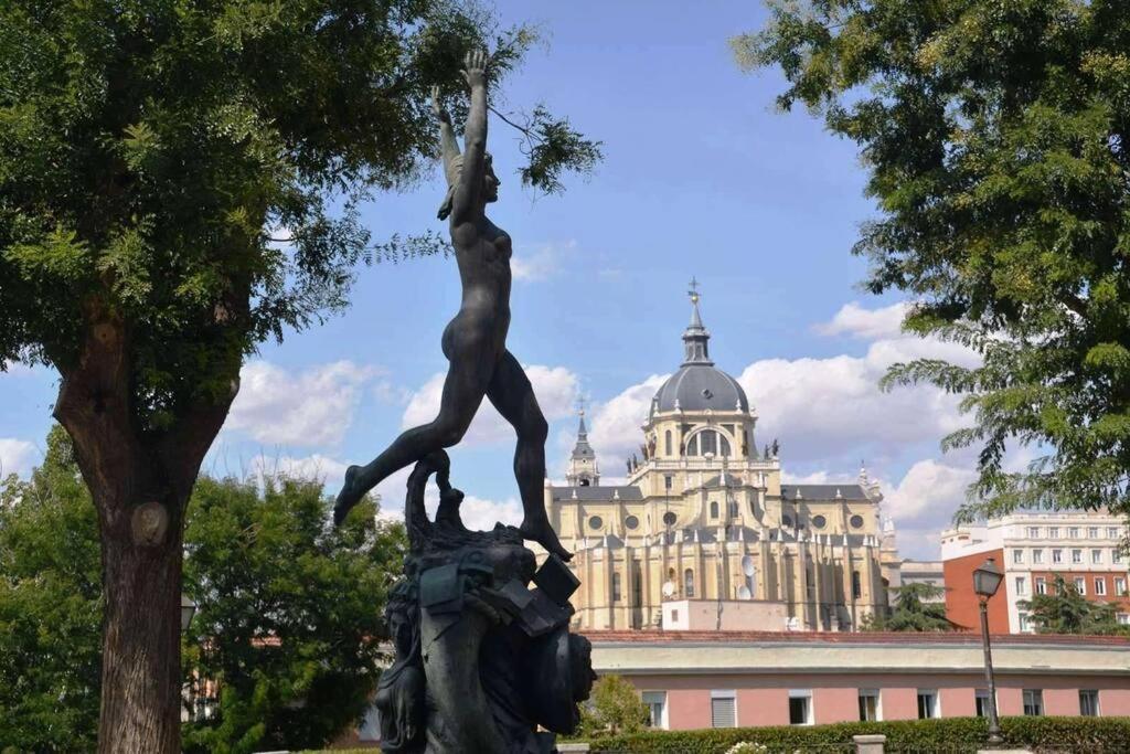 San Isidro Labrador, Apartamento En Las Vistillas Junto A Metro Puerta De Toledo Madrid Esterno foto